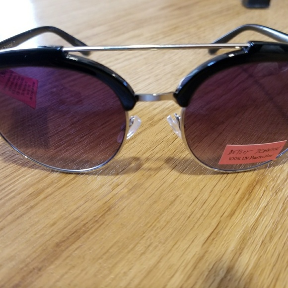 Betsy Johnson shades new - Picture 2 of 4